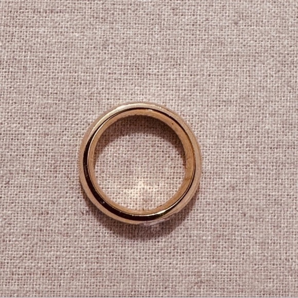 Ellie Vail | Ring | Donut Band with Center Stone - Picture 12 of 13